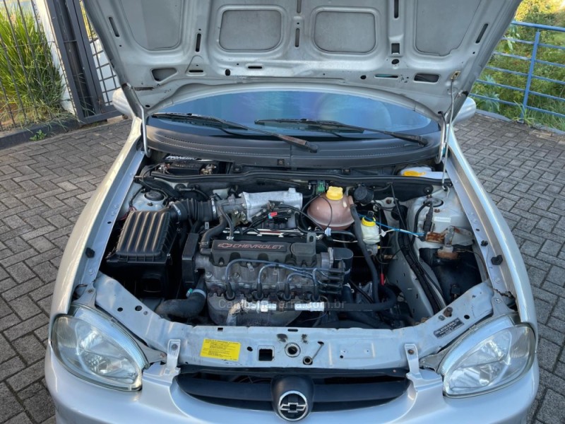 CORSA 1.6 MPFI CLASSIC SEDAN 8V GASOLINA 4P MANUAL - 2005 - NOVO HAMBURGO