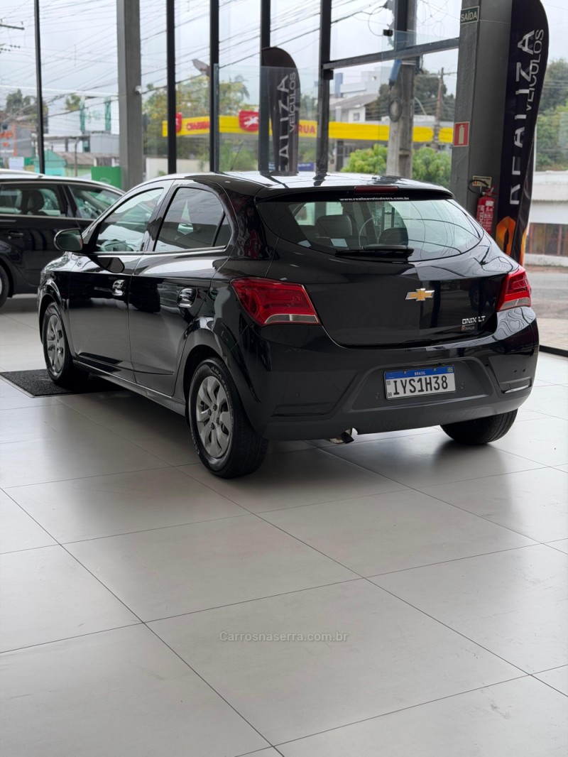ONIX 1.0 LT 12V FLEX 4P MANUAL - 2019 - SANTA CRUZ DO SUL
