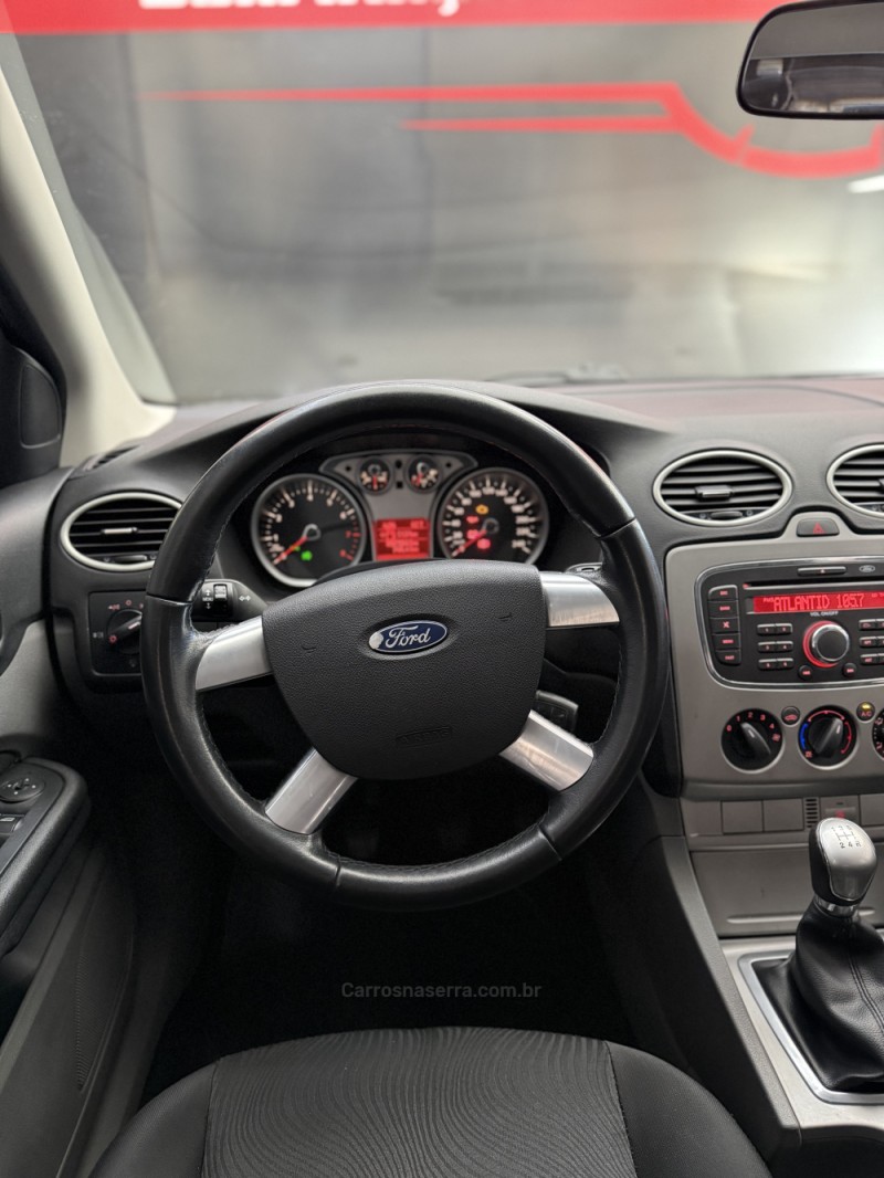 FOCUS 1.6 GLX 16V FLEX 4P MANUAL - 2013 - FARROUPILHA