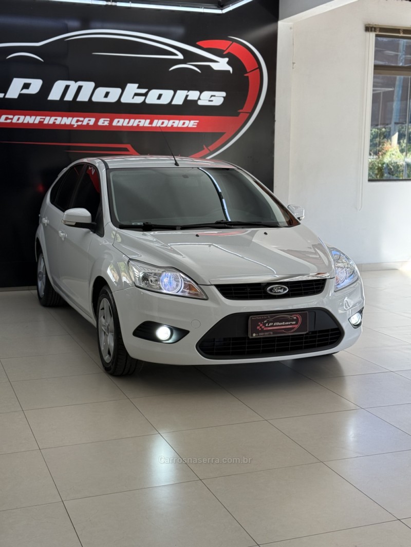FOCUS 1.6 GLX 16V FLEX 4P MANUAL - 2013 - FARROUPILHA