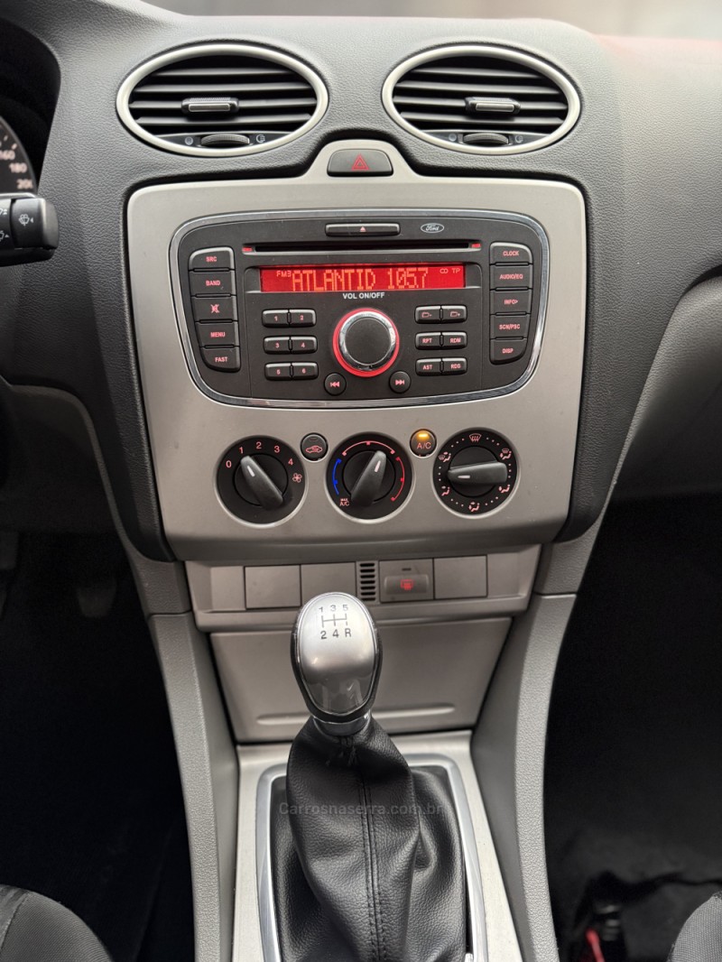 FOCUS 1.6 GLX 16V FLEX 4P MANUAL - 2013 - FARROUPILHA