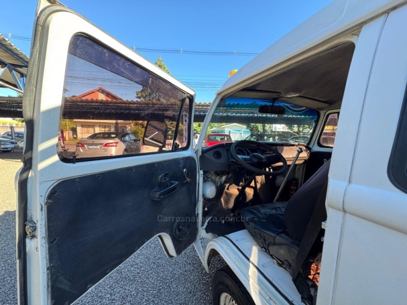 KOMBI 1.4 MI FURGÃO 8V FLEX 3P MANUAL - 2009 - IGREJINHA