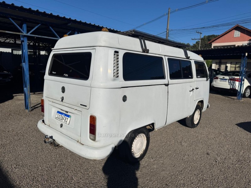KOMBI 1.4 MI FURGÃO 8V FLEX 3P MANUAL - 2009 - IGREJINHA