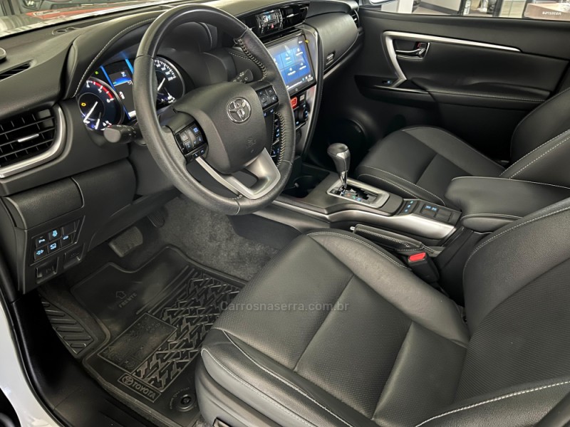 HILUX SW4 2.8 SRX 4X4 7 LUGARES 16V TURBO INTERCOOLER DIESEL 4P AUTOMÁTICO - 2024 - FLORES DA CUNHA