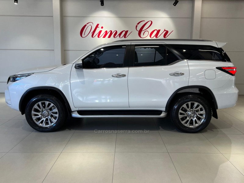 HILUX SW4 2.8 SRX 4X4 7 LUGARES 16V TURBO INTERCOOLER DIESEL 4P AUTOMÁTICO - 2024 - FLORES DA CUNHA