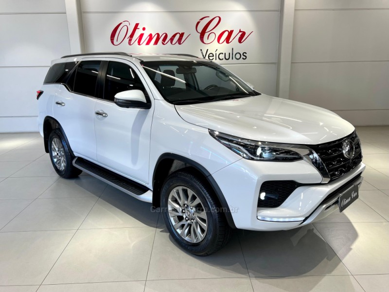 HILUX SW4 2.8 SRX 4X4 7 LUGARES 16V TURBO INTERCOOLER DIESEL 4P AUTOMÁTICO - 2024 - FLORES DA CUNHA