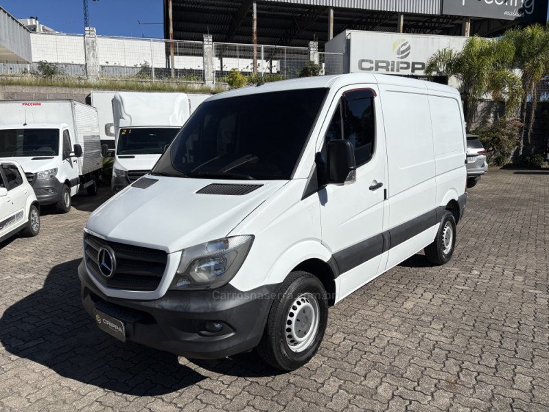 SPRINTER 2.2 FURGÃO STREET 415 CDI TETO BAIXO DIESEL 3P MANUAL - 2019 - FARROUPILHA