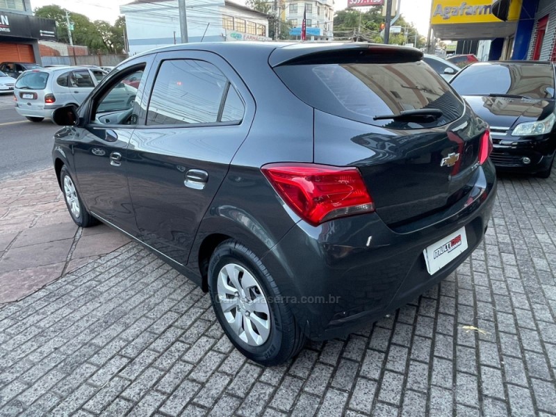 ONIX 1.0 LT 12V FLEX 4P MANUAL - 2017 - CAMPO BOM