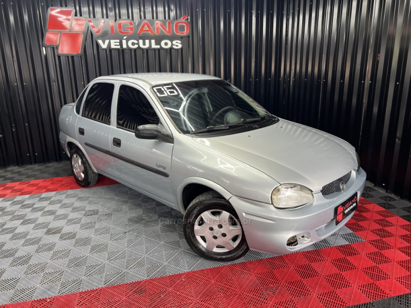 CLASSIC 1.0 MPFI LIFE 8V GASOLINA 4P MANUAL - 2006 - CAXIAS DO SUL