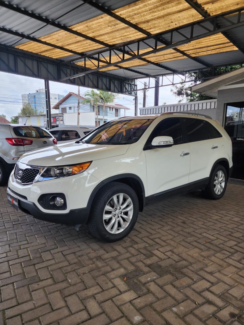 SORENTO 2.4 EX 4X2 16V GASOLINA 4P AUTOMÁTICO - 2013 - CAXIAS DO SUL