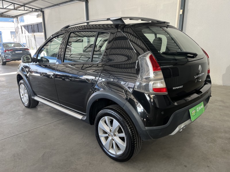 sandero 1.6 stepway 8v flex 4p manual 2013 caxias do sul
