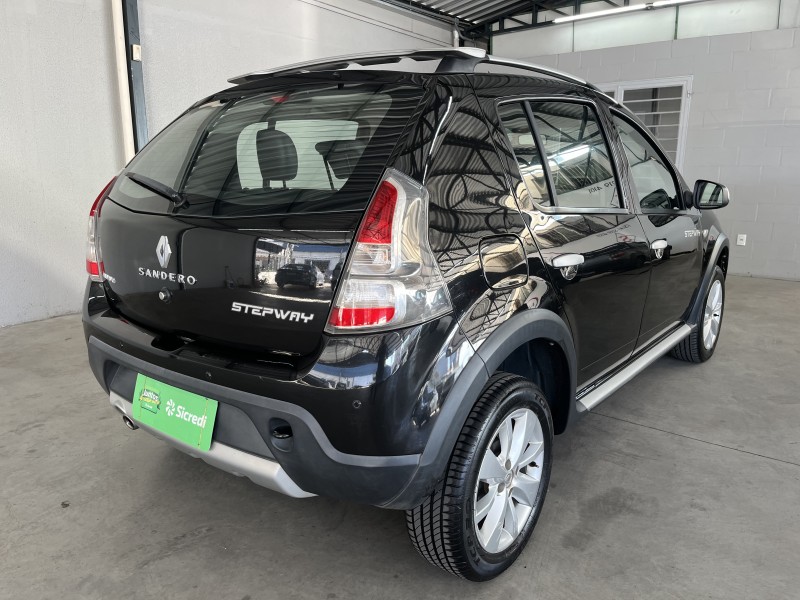 SANDERO 1.6 STEPWAY 8V FLEX 4P MANUAL - 2013 - CAXIAS DO SUL