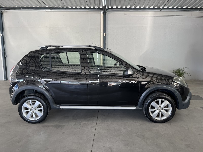 SANDERO 1.6 STEPWAY 8V FLEX 4P MANUAL - 2013 - CAXIAS DO SUL