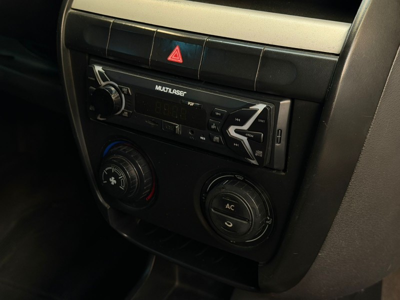 FOX 1.0 ITREND 8V FLEX 4P MANUAL - 2008 - CAXIAS DO SUL