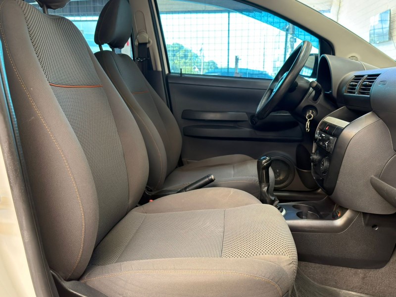 FOX 1.0 ITREND 8V FLEX 4P MANUAL - 2008 - CAXIAS DO SUL