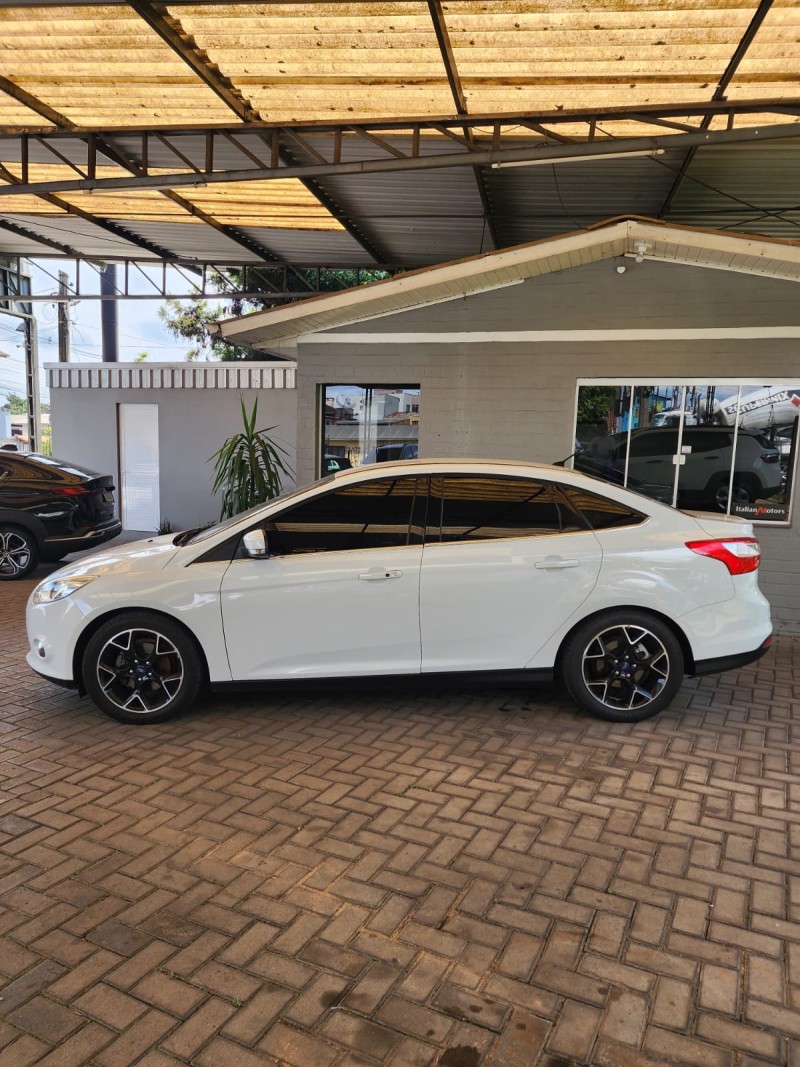 FOCUS 2.0 TITANIUM PLUS SEDAN 16V FLEX 4P AUTOMÁTICO - 2015 - CAXIAS DO SUL