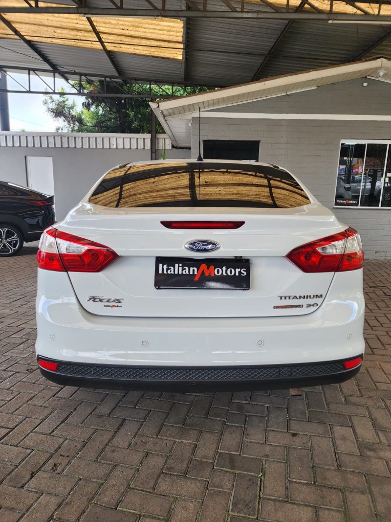 FOCUS 2.0 TITANIUM PLUS SEDAN 16V FLEX 4P AUTOMÁTICO - 2015 - CAXIAS DO SUL
