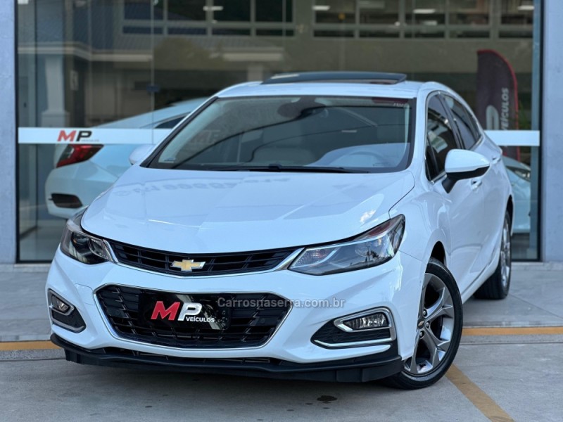 CRUZE 1.4 TURBO LTZ II SPORT HATCH 16V FLEX 4P AUTOMÁTICO - 2017 - TUPANDI