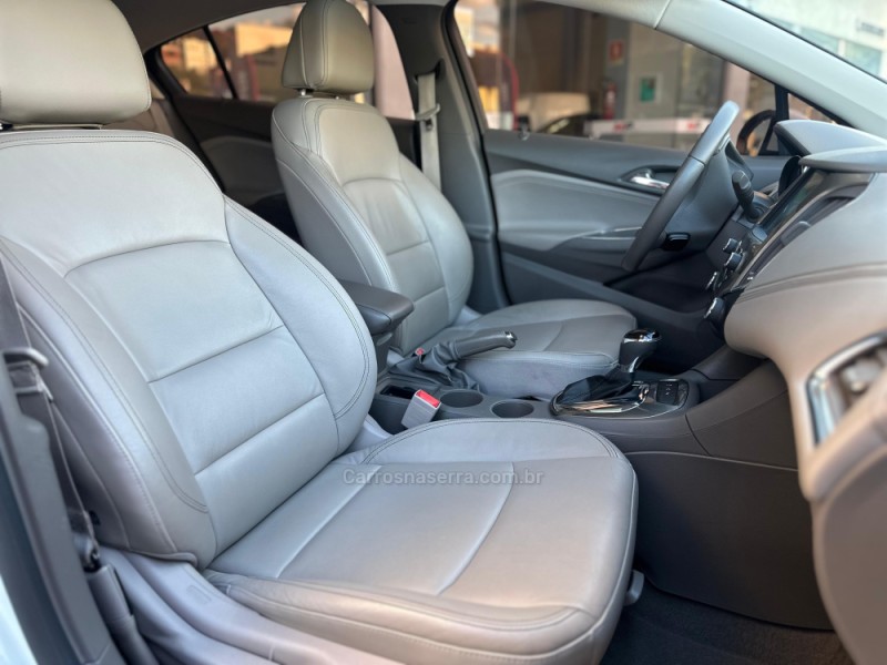 CRUZE 1.4 TURBO LTZ II SPORT HATCH 16V FLEX 4P AUTOMÁTICO - 2017 - TUPANDI