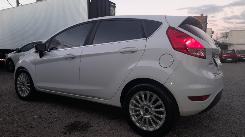 FIESTA 1.6 TITANIUM HATCH 16V FLEX 4P AUTOMÁTICO - 2015 - CAXIAS DO SUL