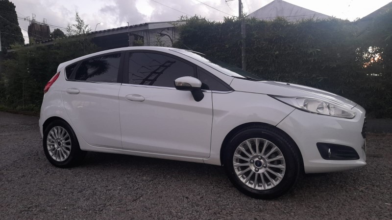 FIESTA 1.6 TITANIUM HATCH 16V FLEX 4P AUTOMÁTICO - 2015 - CAXIAS DO SUL