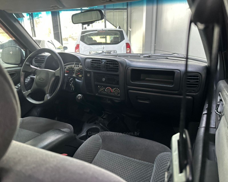 S10 2.4 ADVANTAGE 4X2 CD 8V FLEX 4P MANUAL - 2008 - VACARIA