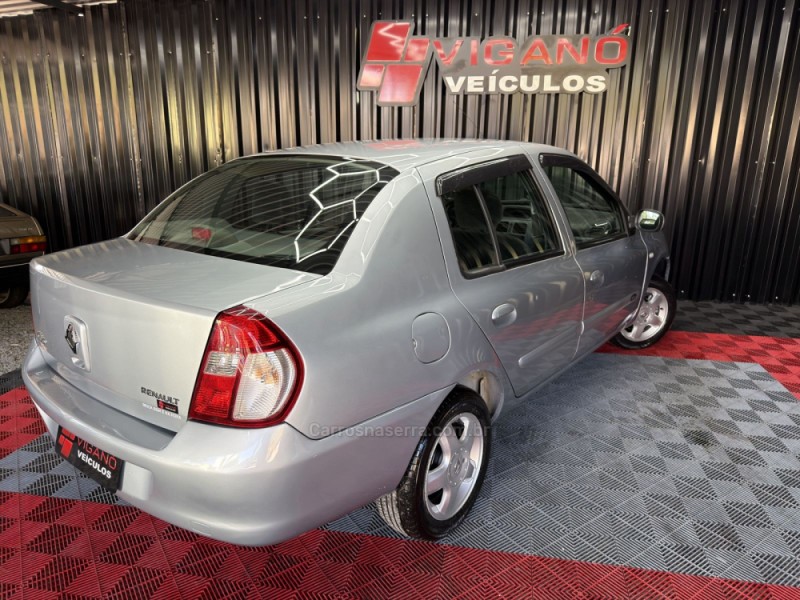 CLIO 1.6 PRIVILÉGE SEDAN 16V FLEX 4P MANUAL - 2006 - CAXIAS DO SUL