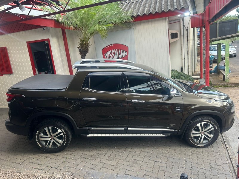 TORO 2.0 16V VOLCANO AT9 4X2 FLEX 4P AUTOMÁTICO - 2017 - TRêS COROAS