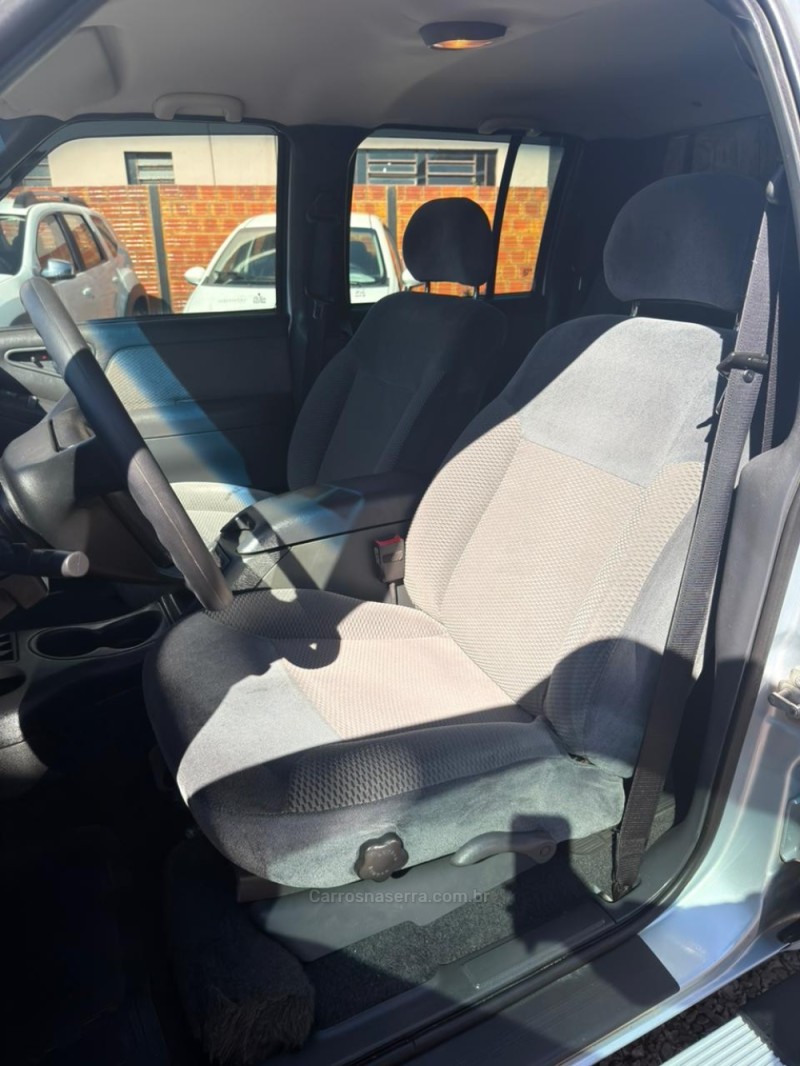 S10 2.4 MPFI RODEIO 4X2 CD 8V FLEX 4P MANUAL - 2011 - LAJEADO