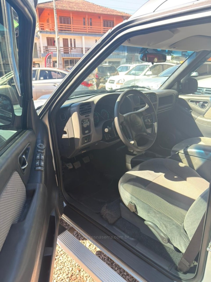 S10 2.4 MPFI RODEIO 4X2 CD 8V FLEX 4P MANUAL - 2011 - LAJEADO