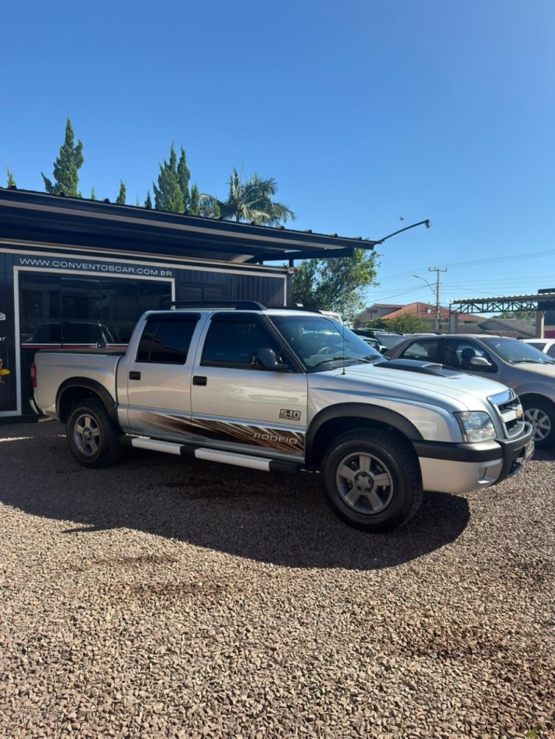 S10 2.4 MPFI RODEIO 4X2 CD 8V FLEX 4P MANUAL - 2011 - LAJEADO