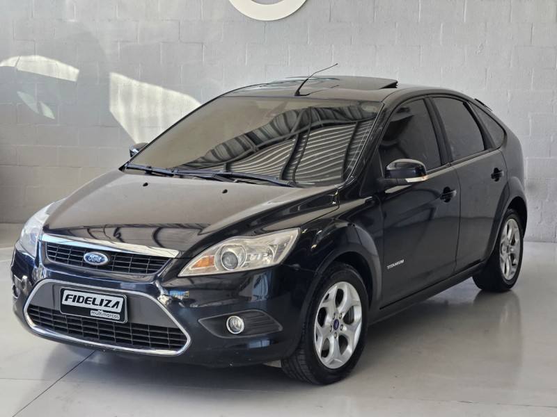 FOCUS 2.0 TITANIUM HATCH 16V FLEX 4P AUTOMÁTICO - 2013 - FARROUPILHA