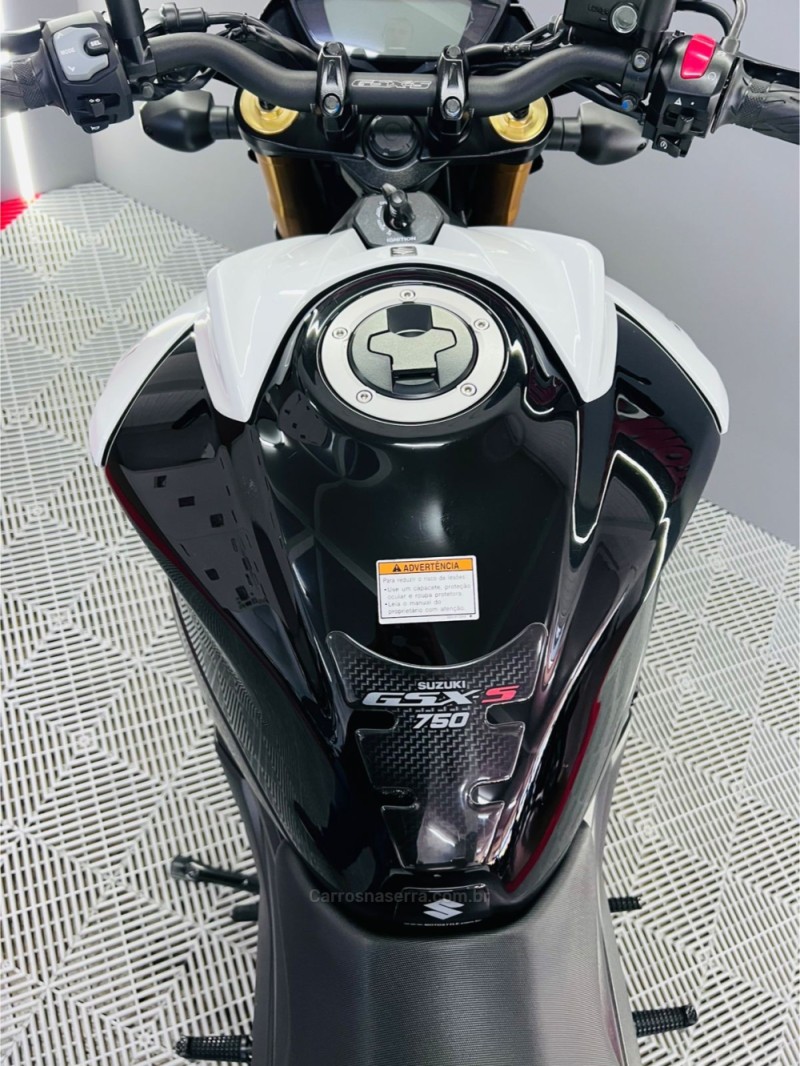 GSXS 750 AZ - 2024 - CAMPO BOM