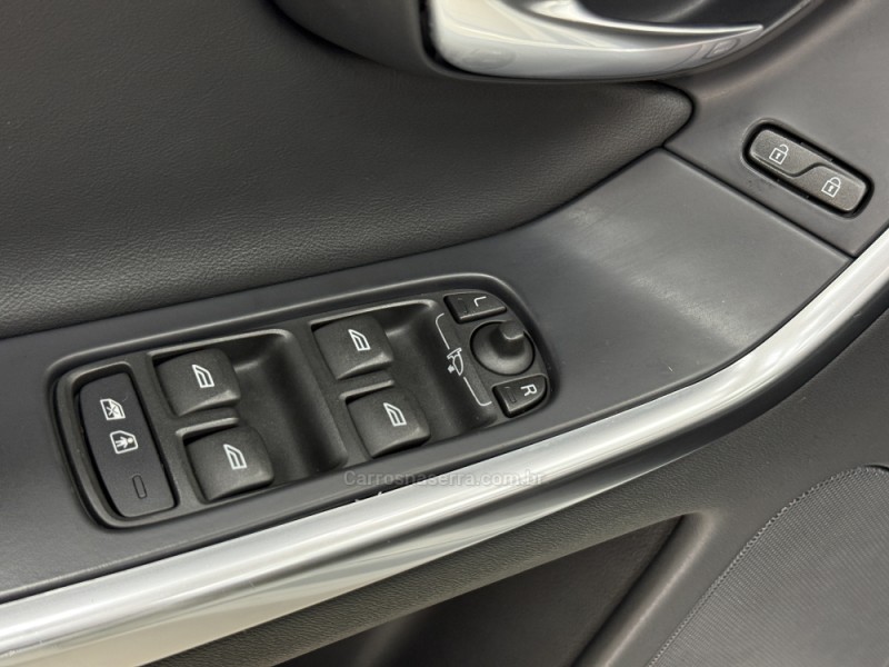 XC60 2.0 T5 R DESIGN TURBO GASOLINA 4P AUTOMÁTICO - 2014 - SANTA CRUZ DO SUL