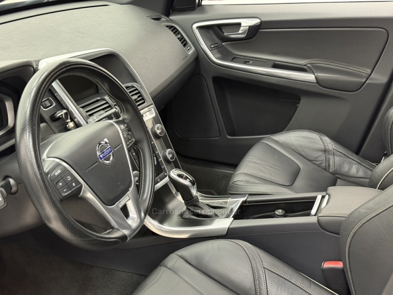 XC60 2.0 T5 R DESIGN TURBO GASOLINA 4P AUTOMÁTICO - 2014 - SANTA CRUZ DO SUL