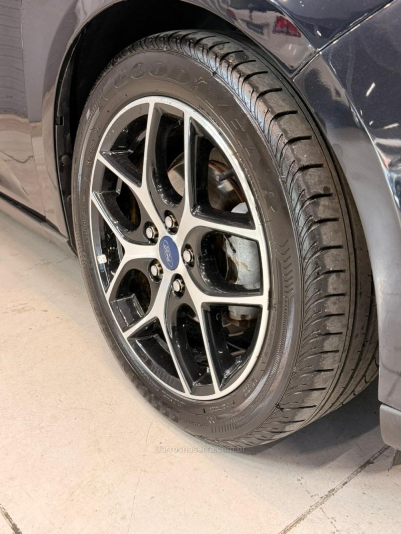 FOCUS 2.0 TITANIUM PLUS HATCH 16V FLEX 4P AUTO - 2016 - CAXIAS DO SUL