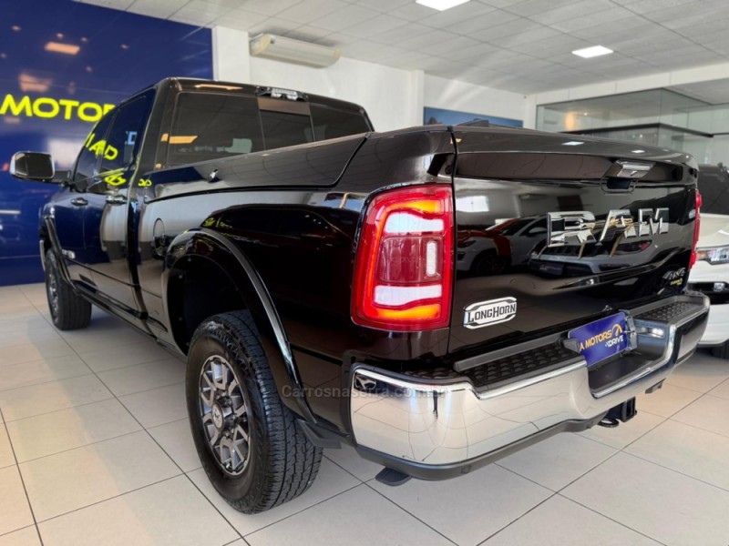 3500 LARAMIE 6.7 LONGHORN CD 4X4 TURBO DIESEL 4P AUTOMÁTICA - 2022 - SãO LEOPOLDO