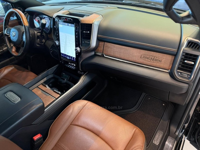 3500 LARAMIE 6.7 LONGHORN CD 4X4 TURBO DIESEL 4P AUTOMÁTICA - 2022 - SãO LEOPOLDO