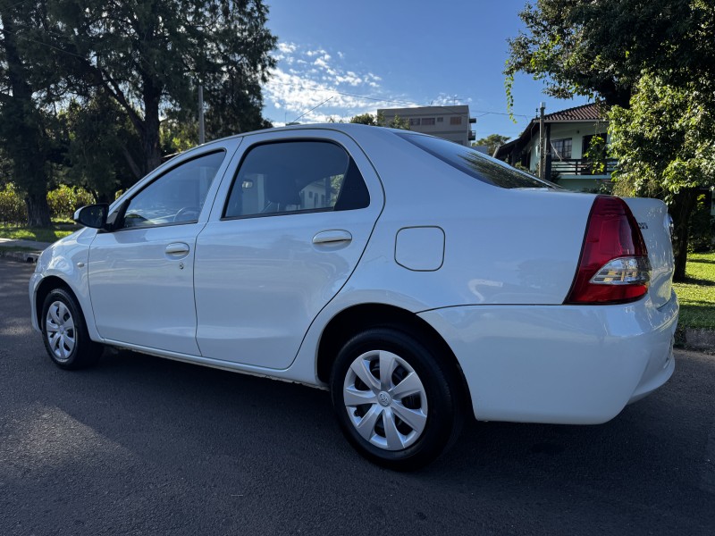 ETIOS 1.5 X SEDAN 16V FLEX 4P MANUAL - 2015 - DOIS IRMãOS