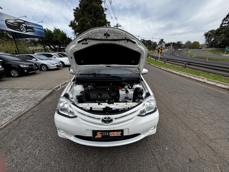 ETIOS 1.5 X SEDAN 16V FLEX 4P MANUAL - 2015 - DOIS IRMãOS