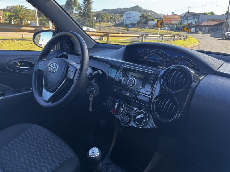 ETIOS 1.5 X SEDAN 16V FLEX 4P MANUAL - 2015 - DOIS IRMãOS