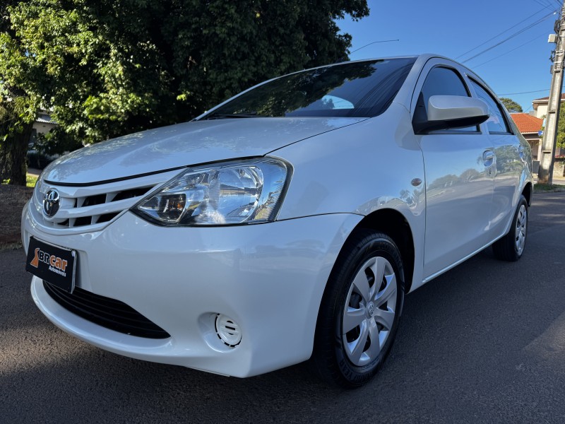 etios 1.5 x sedan 16v flex 4p manual 2015 dois irmaos