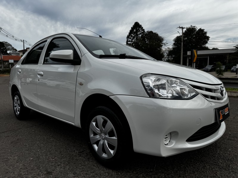 ETIOS 1.5 X SEDAN 16V FLEX 4P MANUAL - 2015 - DOIS IRMãOS