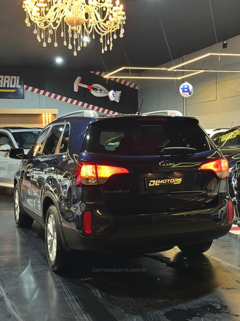 SORENTO 2.4 EX 4X2 16V GASOLINA 4P AUTOMÁTICO - 2014 - LAJEADO