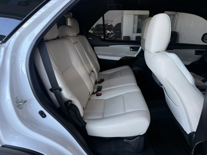 HILUX SW4 2.8 4X4 DIAMOND 16V TURBO DIESEL 4P 7 LUGARES AUTOMATICO - 2024 - BENTO GONçALVES