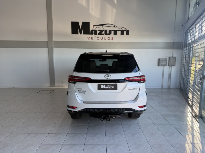 HILUX SW4 2.8 4X4 DIAMOND 16V TURBO DIESEL 4P 7 LUGARES AUTOMATICO - 2024 - BENTO GONçALVES