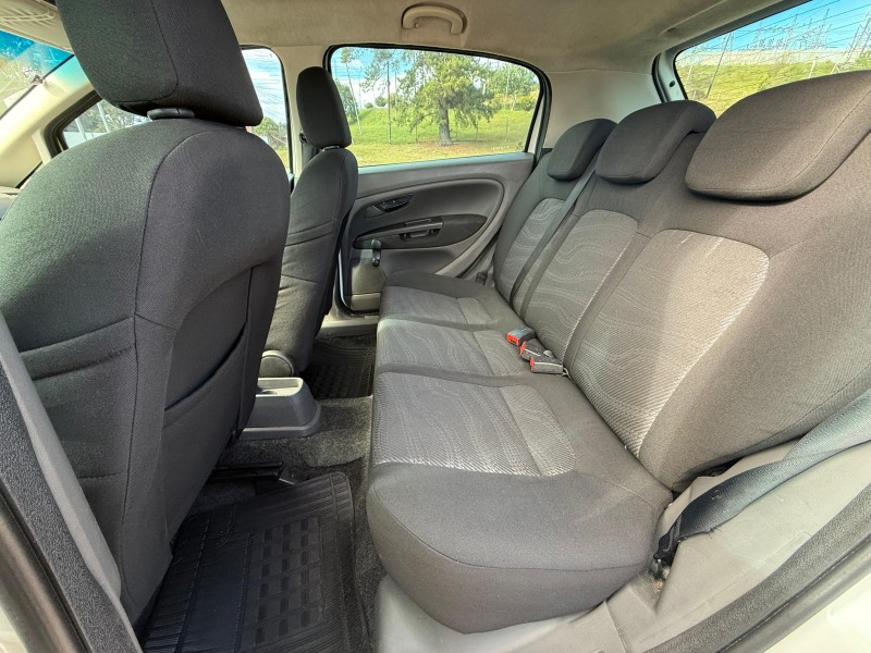 PUNTO 1.4 ATTRACTIVE 8V FLEX 4P MANUAL - 2012 - FARROUPILHA