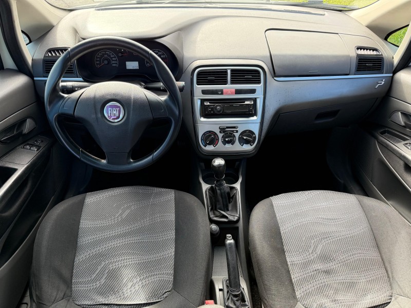 PUNTO 1.4 ATTRACTIVE 8V FLEX 4P MANUAL - 2012 - FARROUPILHA