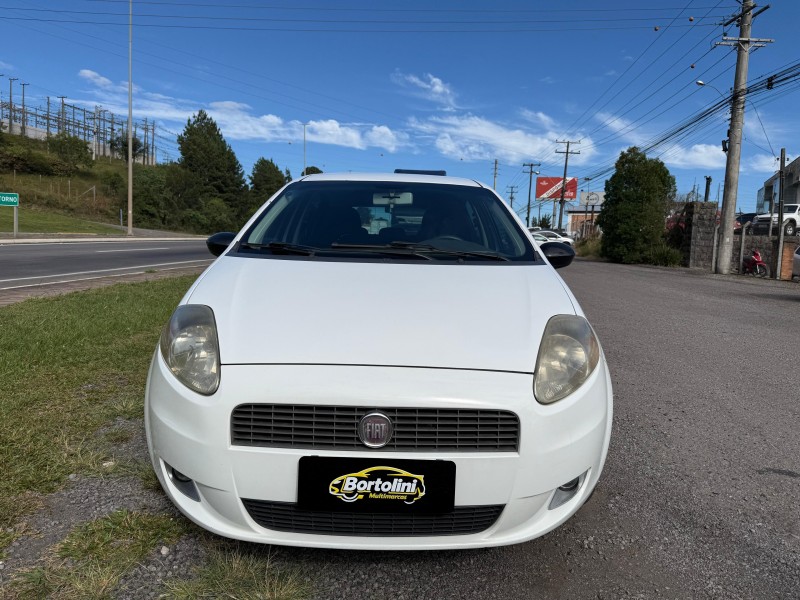 PUNTO 1.4 ATTRACTIVE 8V FLEX 4P MANUAL - 2012 - FARROUPILHA