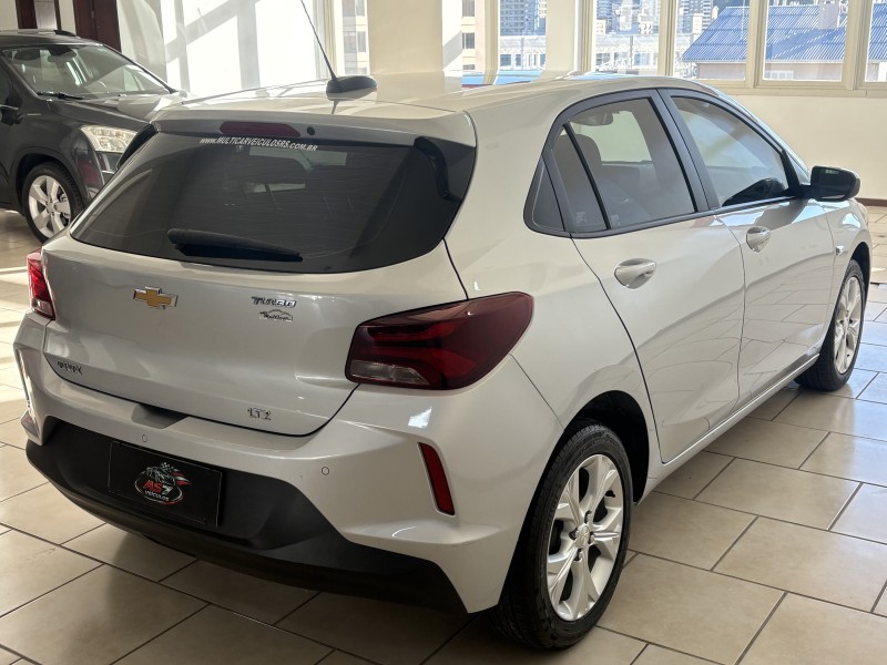 ONIX 1.0 LTZ 12V TURBO FLEX 4P MANUAL - 2023 - BENTO GONçALVES